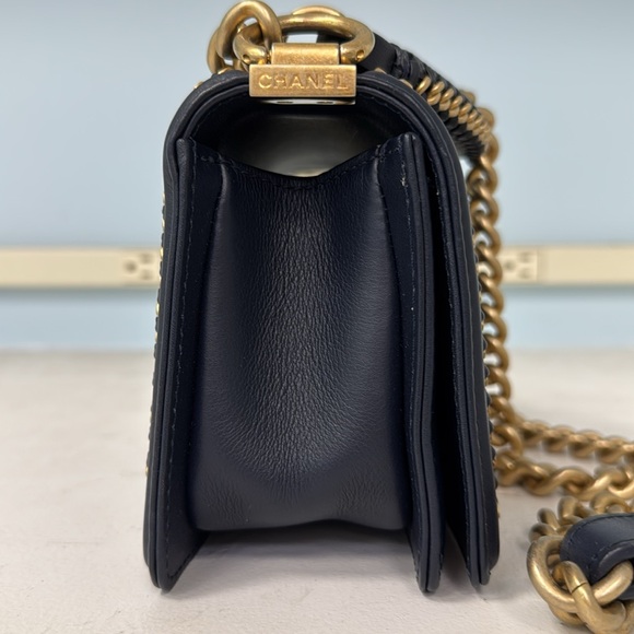 Chanel navy/gold lizard skin purse - Picture 5 of 11